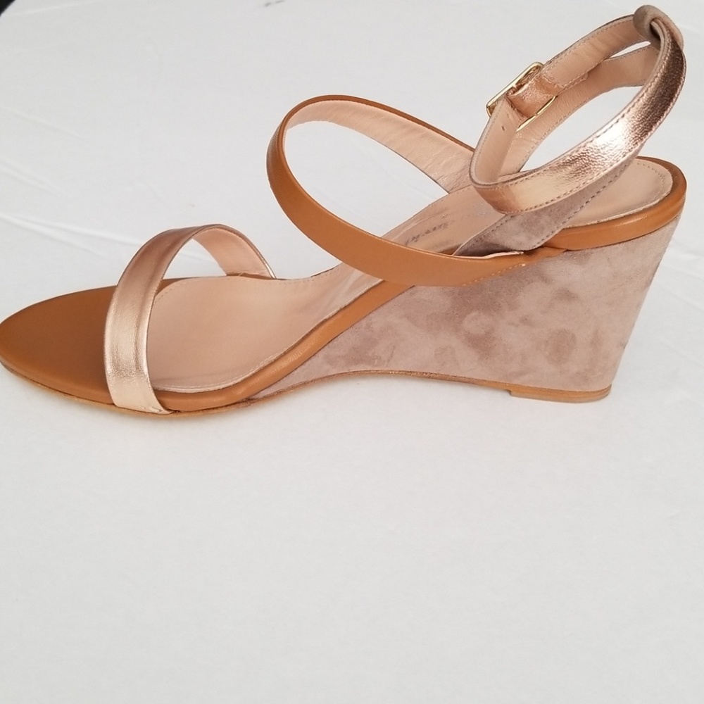 🌺FLASH SALE🌺🎉HP🎉 Suede Wedge Sandal